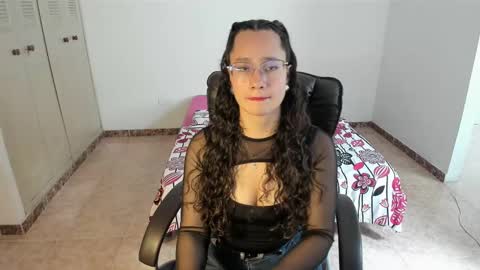 Emma Torres online show from February 22, 2025, 7:14 pm