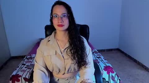 Emma Torres online show from March 1, 2025, 9:59 pm