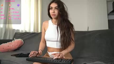 Snapshot of emmaxblanco chatting on June 28, 2026, 8:53 am emmaxblanco online show from June 28, 2026, 8:53 am