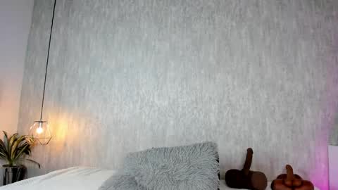 emmazc_ online show from April 16, 2026, 8:31 pm