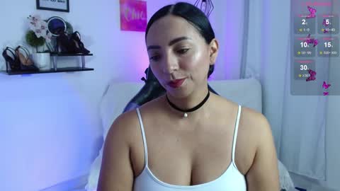 Snapshot of emmi_cam chatting on May 29, 2026, 1:09 pm Emmi Cam online show from May 29, 2026, 1:09 pm