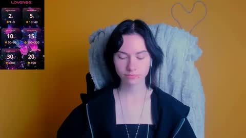 Snapshot of emmi_rossum chatting on May 3, 2026, 5:24 am Emmi online show from May 3, 2026, 5:24 am