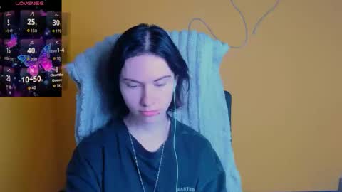 Snapshot of emmi_rossum chatting on May 5, 2026, 5:37 am Emmi online show from May 5, 2026, 5:37 am