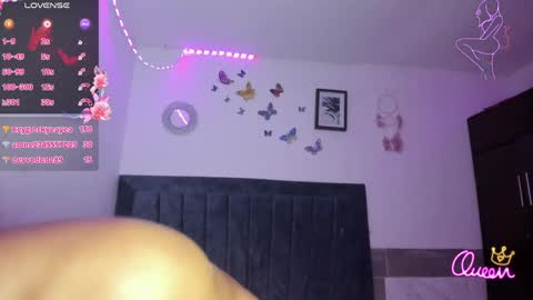 Snapshot of emmie_bunny chatting on May 19, 2026, 2:18 am Emmie online show from May 19, 2026, 2:18 am