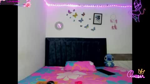 Snapshot of emmie_bunny chatting on July 4, 2026, 9:54 pm Emmie online show from July 4, 2026, 9:54 pm