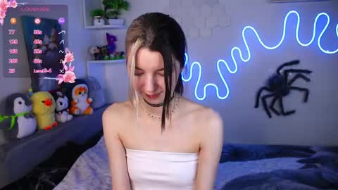 Snapshot of emmie_everly chatting on May 2, 2026, 7:41 pm emmie_everly online show from May 2, 2026, 7:41 pm