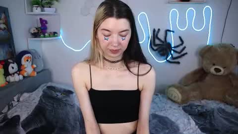 Snapshot of emmie_everly chatting on June 26, 2026, 1:26 pm emmie_everly online show from June 26, 2026, 1:26 pm