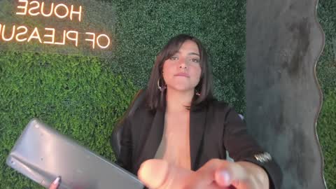 Emmiily online show from January 23, 2025, 2:02 am