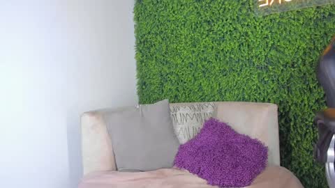 Emmiily online show from January 24, 2025, 8:00 pm