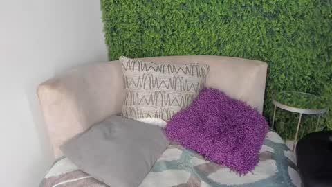 Emmiily online show from January 31, 2025, 8:12 pm