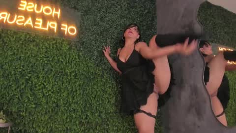 Emmiily online show from February 9, 2025, 10:32 pm