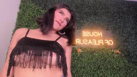 Emmiily online show from March 12, 2025, 3:35 am