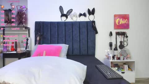 Snapshot of emmily_giraldo chatting on January 27, 2025, 2:57 pm online show from January 27, 2025, 2:57 pm