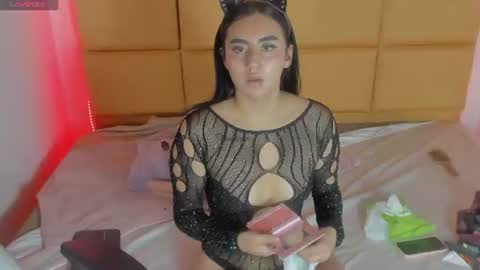 emmily_jade_ online show from June 16, 2026, 1:03 pm