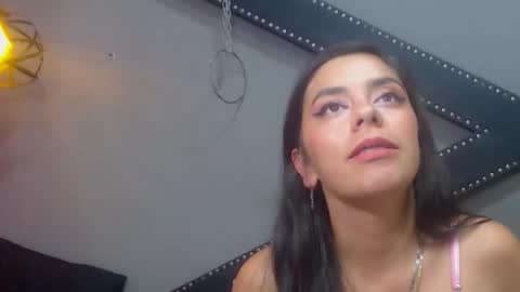 emmily_owenn online show from October 20, 2025, 7:14 pm