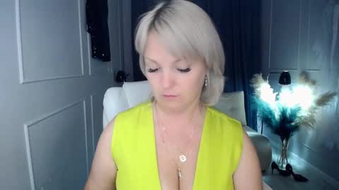 Snapshot of emmmam chatting on October 19, 2025, 1:28 am emmmam online show from October 19, 2025, 1:28 am