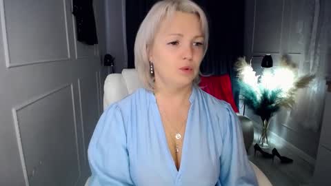 Snapshot of emmmam chatting on October 31, 2025, 5:52 am emmmam online show from October 31, 2025, 5:52 am