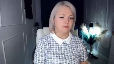 Snapshot of emmmam chatting on November 2, 2025, 5:43 am emmmam online show from November 2, 2025, 5:43 am