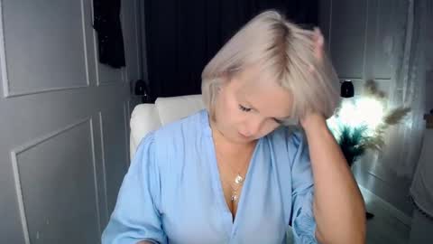 Snapshot of emmmam chatting on November 5, 2025, 11:54 am emmmam online show from November 5, 2025, 11:54 am