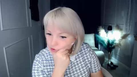 Snapshot of emmmam chatting on November 6, 2025, 10:27 am emmmam online show from November 6, 2025, 10:27 am