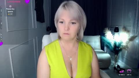 Snapshot of emmmam chatting on November 10, 2025, 9:41 am emmmam online show from November 10, 2025, 9:41 am