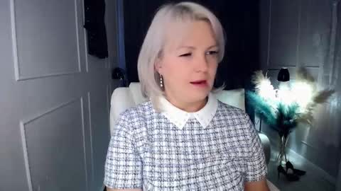 Snapshot of emmmam chatting on November 13, 2025, 7:40 am emmmam online show from November 13, 2025, 7:40 am