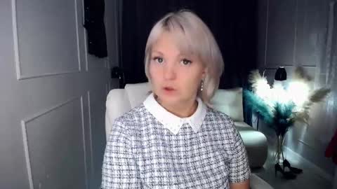 Snapshot of emmmam chatting on November 18, 2025, 7:18 pm emmmam online show from November 18, 2025, 7:18 pm