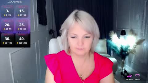 Snapshot of emmmam chatting on November 19, 2025, 7:25 pm emmmam online show from November 19, 2025, 7:25 pm