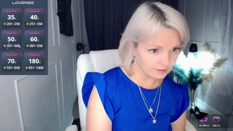 Snapshot of emmmam chatting on November 27, 2025, 10:12 pm emmmam online show from November 27, 2025, 10:12 pm