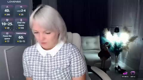 Snapshot of emmmam chatting on December 1, 2025, 12:21 pm emmmam online show from December 1, 2025, 12:21 pm