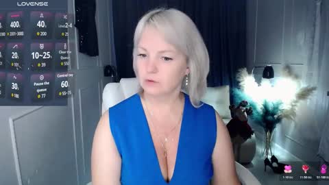 Snapshot of emmmam chatting on December 2, 2025, 8:08 am emmmam online show from December 2, 2025, 8:08 am