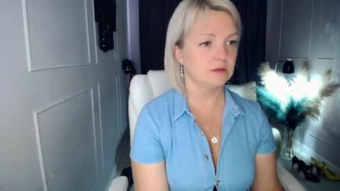 Snapshot of emmmam chatting on May 19, 2026, 7:47 am emmmam online show from May 19, 2026, 7:47 am