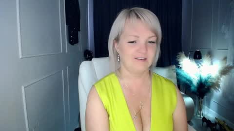Snapshot of emmmam chatting on May 20, 2026, 9:26 am emmmam online show from May 20, 2026, 9:26 am