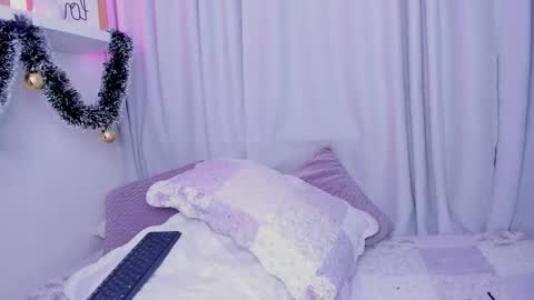 Emmy Heart online show from December 15, 2025, 3:44 am