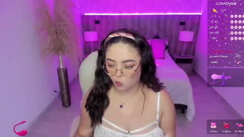 Emmy Walker online show from September 9, 2025, 10:48 am