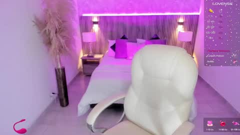 Emmy Walker online show from September 10, 2025, 11:10 am