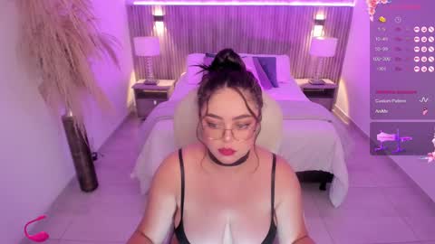 Emmy Walker online show from September 30, 2025, 11:04 am