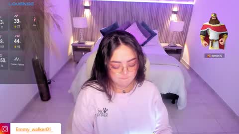 Emmy Walker online show from October 3, 2025, 11:07 am