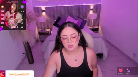 Emmy Walker online show from November 7, 2025, 11:10 am