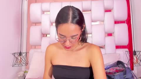 Snapshot of emmycruzz chatting on September 20, 2025, 1:23 pm emmy online show from September 20, 2025, 1:23 pm