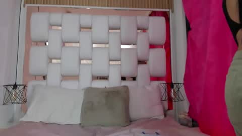 Snapshot of emmycruzz chatting on September 27, 2025, 7:19 pm emmy online show from September 27, 2025, 7:19 pm