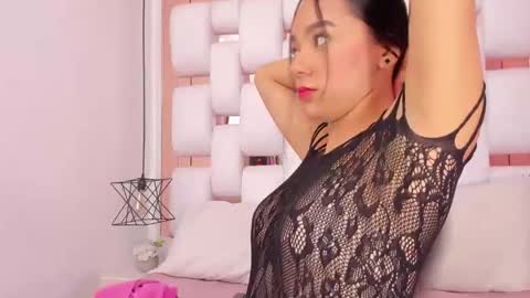 Snapshot of emmycruzz chatting on October 20, 2025, 7:03 pm emmy online show from October 20, 2025, 7:03 pm
