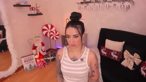 Emmy Evans  online show from December 18, 2025, 7:53 pm