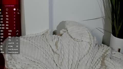 Snapshot of emmyfoxx_ chatting on October 10, 2025, 6:18 pm Emmy online show from October 10, 2025, 6:18 pm