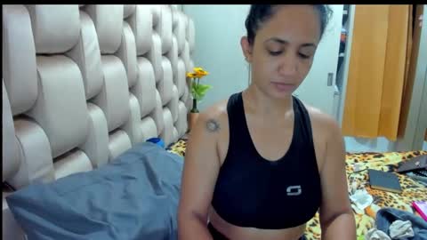 emperatriztapia online show from February 4, 2025, 4:59 am