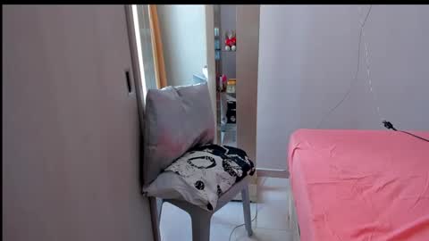 emperatriztapia online show from November 2, 2025, 7:27 pm