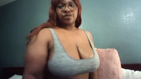 Snapshot of empress_ella chatting on June 12, 2026, 12:20 am empress_ella online show from June 12, 2026, 12:20 am