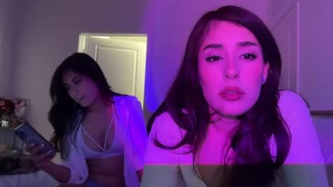 empressmonaa online show from July 6, 2026, 2:52 am