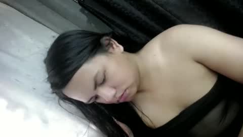 empressrheo online show from April 7, 2026, 2:45 am