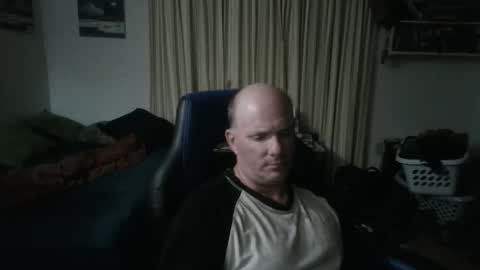 Snapshot of emsguy1 chatting on November 22, 2025, 4:44 am Matt online show from November 22, 2025, 4:44 am